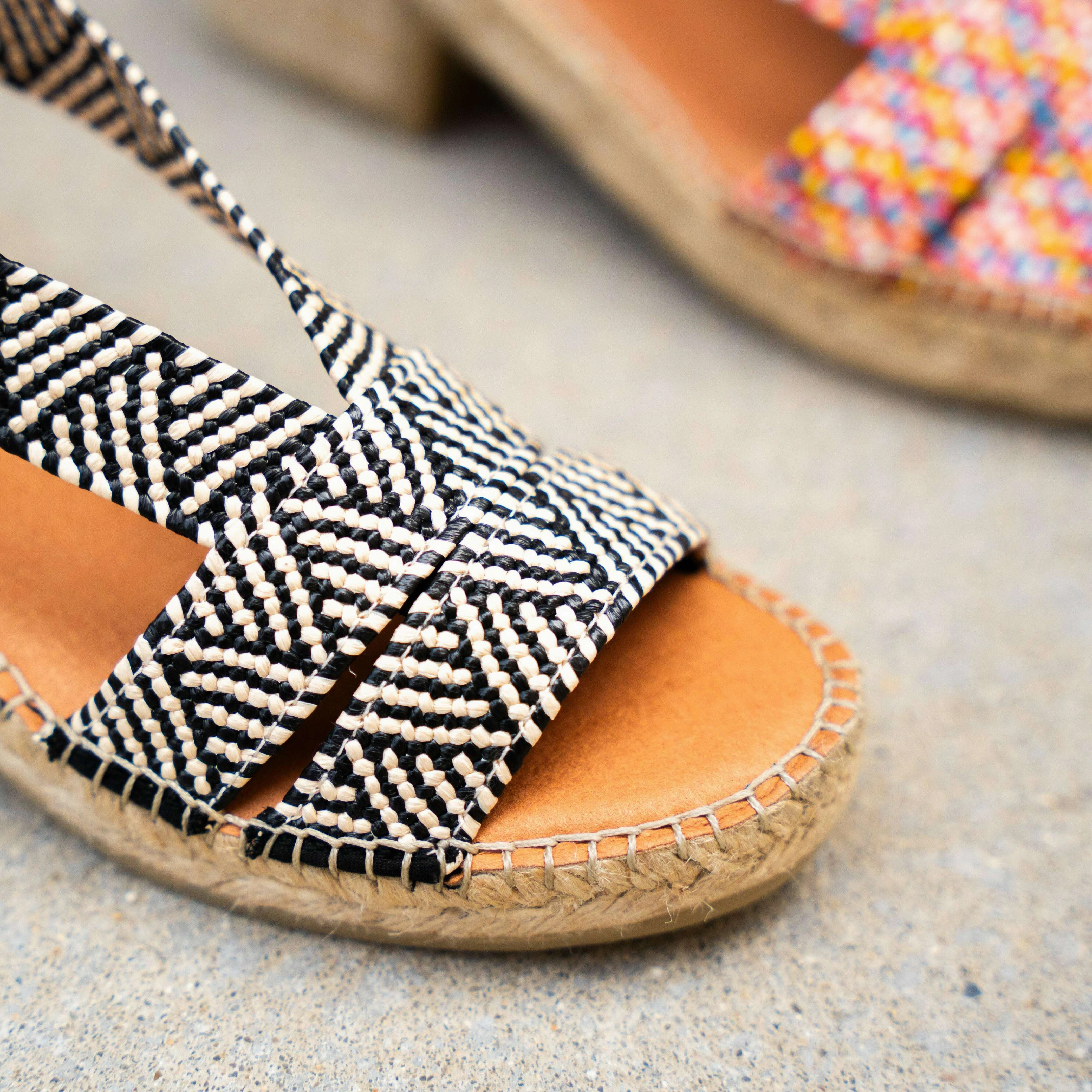 TONI PONS - Dalyn Dr Martens 8065 Mary Jane Shoes Smooth