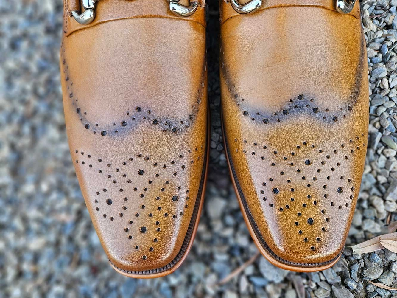 KS261-04 Wholecut Two Tone Buckle Loafer Leather Lug Sole Loafers