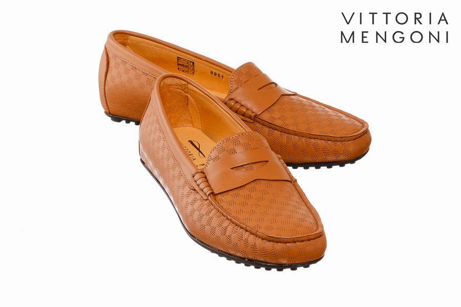 Vm Destiny Tan Loafers With Flowers