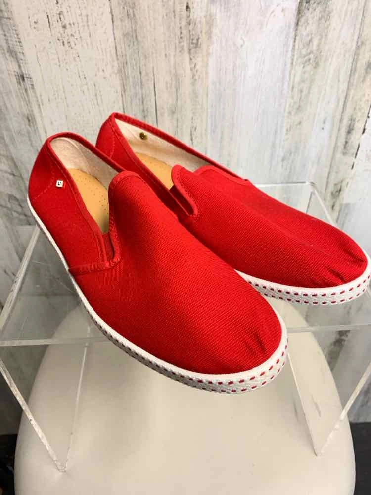 NWT RIVIERAS SHOES Shoe Size 10.5 Red CANVAS SLIP ON Shoes New Unisex Casual Shoe