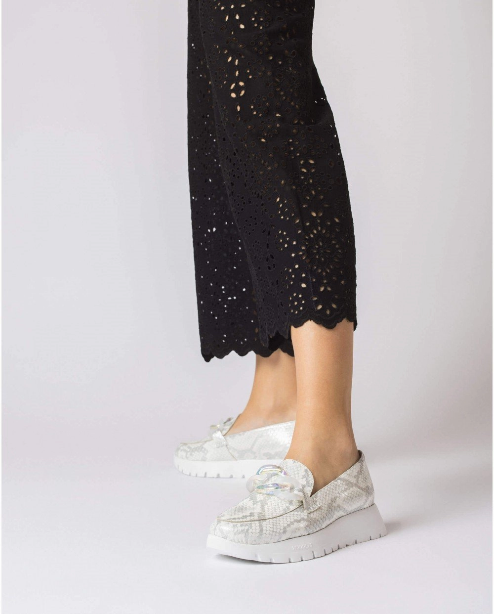 Heart Slip Ons Wefly Chain Detailed Slip-on Sneakers